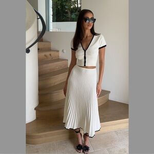 SET!! Jolene Top & Midi Skirt